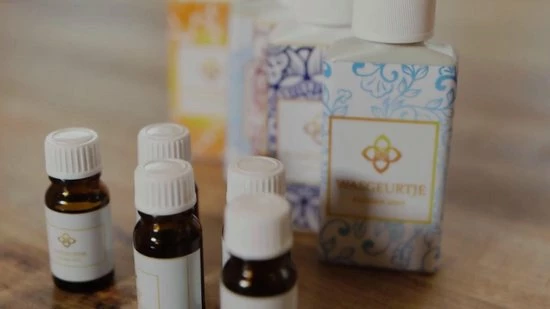 Wasgeurtje - Blossom Drip - Wasparfum - ✓100% Gerecyclede Fles ✓Kindveilige Dop ✓Vrij Van Parabenen 4 Wasgeurtje - Blossom Drip - Wasparfum - ✓100% Gerecyclede Fles ✓Kindveilige Dop ✓Vrij Van Parabenen - Afbeelding 2