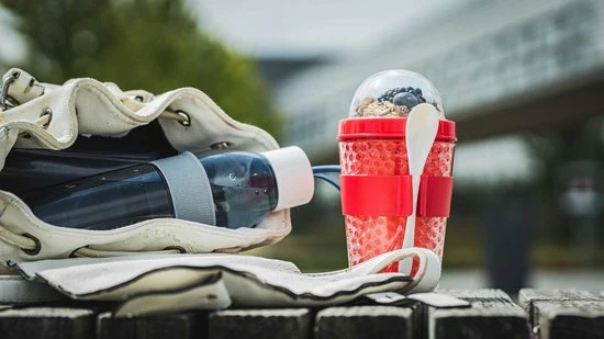 Sareva Muesli Beker Yoghurt 2 Go Rood Met Lepel 5 Sareva Muesli Beker Yoghurt 2 Go Rood Met Lepel - Afbeelding 3