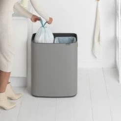 Brabantia Bo Touch Bin Prullenbak - 2 X 30 L - Mineral Concrete Grey -Lesser & Pavey-winkel 550x351 4