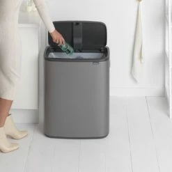 Brabantia Bo Touch Bin Prullenbak - 60 L - Platinum 25 Brabantia Bo Touch Bin Prullenbak - 60 L - Platinum -Lesser & Pavey-winkel 550x351 6