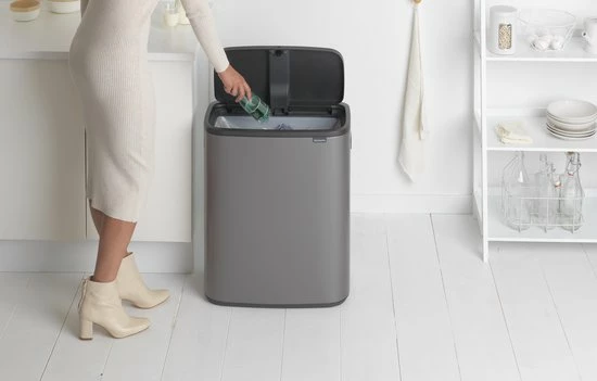 Brabantia Bo Touch Bin Prullenbak - 60 L - Platinum 8 Brabantia Bo Touch Bin Prullenbak - 60 L - Platinum - Afbeelding 6