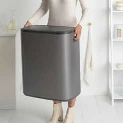 Brabantia Bo Touch Bin Prullenbak - 60 L - Platinum 27 Brabantia Bo Touch Bin Prullenbak - 60 L - Platinum -Lesser & Pavey-winkel 550x351 8