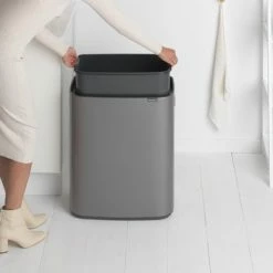 Brabantia Bo Touch Bin Prullenbak - 60 L - Platinum 29 Brabantia Bo Touch Bin Prullenbak - 60 L - Platinum -Lesser & Pavey-winkel 550x351 9