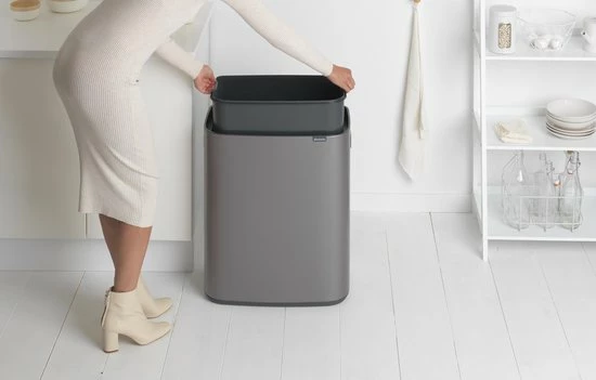 Brabantia Bo Touch Bin Prullenbak - 60 L - Platinum 12 Brabantia Bo Touch Bin Prullenbak - 60 L - Platinum - Afbeelding 10