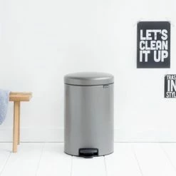 Brabantia NewIcon Prullenbak - 20 L - Platinum -Lesser & Pavey-winkel 550x366 26