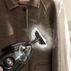 Swiss Pro+ Stoomreiniger 10 In 1 Handstomer - Met Opzetstukken Voor Alle Vloeren, Bank, Badkamer En Tapijt - Zwart 31 Swiss Pro+ Stoomreiniger 10 In 1 Handstomer - Met Opzetstukken Voor Alle Vloeren, Bank, Badkamer En Tapijt - Zwart -Lesser & Pavey-winkel 550x366 35