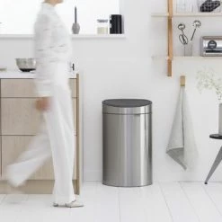 Brabantia Touch Bin Prullenbak - 40 L - Matt Steel Fingerprint Proof -Lesser & Pavey-winkel 550x366 88