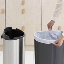 Brabantia Touch Bin Prullenbak - 40 L - Matt Steel Fingerprint Proof -Lesser & Pavey-winkel 550x366 89