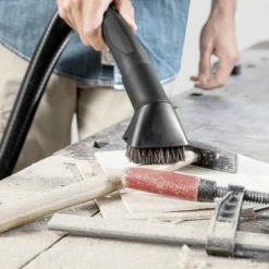 Kärcher WD 5 P S V-25/5/22 Workshop Nat- En Droogzuiger - 1100W - 25L - Ingebouwd Stopcontact -Lesser & Pavey-winkel 550x366 9