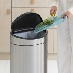 Brabantia Touch Bin Prullenbak - 40 L - Matt Steel Fingerprint Proof -Lesser & Pavey-winkel 550x366 90