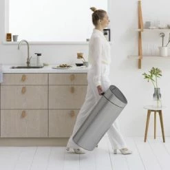 Brabantia Touch Bin Prullenbak - 40 L - Matt Steel Fingerprint Proof -Lesser & Pavey-winkel 550x366 92