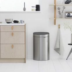 Brabantia Touch Bin Prullenbak - 40 L - Matt Steel Fingerprint Proof -Lesser & Pavey-winkel 550x366 93