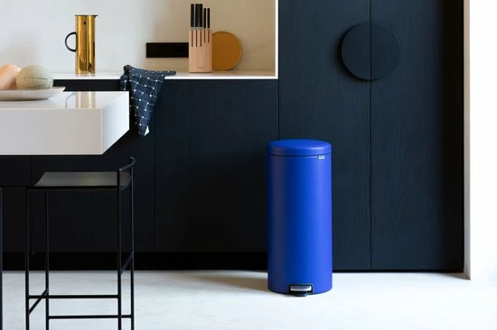 Brabantia NewIcon Prullenbak - 30 L - Mineral Powerful Blue 11 Brabantia NewIcon Prullenbak - 30 L - Mineral Powerful Blue - Afbeelding 9