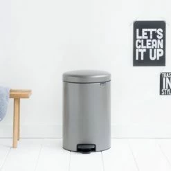Brabantia NewIcon Prullenbak - 20 L - Platinum -Lesser & Pavey-winkel 550x367 2