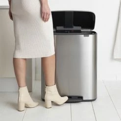 Brabantia Bo Prullenbak - 2 X 30 L - Matt Steel Fingerprint Proof 21 Brabantia Bo Prullenbak - 2 X 30 L - Matt Steel Fingerprint Proof -Lesser & Pavey-winkel 550x379 1