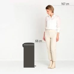 Brabantia NewIcon Prullenbak - 30 L - Matt Steel -Lesser & Pavey-winkel 550x484 13