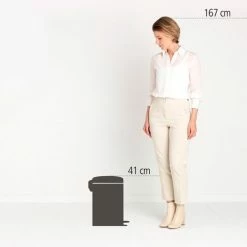 Brabantia NewIcon Prullenbak - 12 L - Soft Beige -Lesser & Pavey-winkel 550x484 2