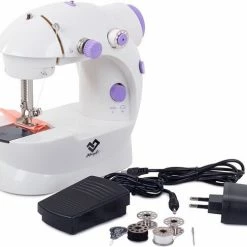 Borvat® | Kleine Reis Naaimachine Met Voetpedaal & Accessoires 8 Borvat® | Kleine Reis Naaimachine Met Voetpedaal & Accessoires -Lesser & Pavey-winkel 550x487 5