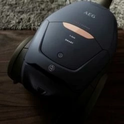 AEG VX82-1-5DB 600 W Trommelstofzuiger Droog Stofzak 3,5 L -Lesser & Pavey-winkel 550x550 384