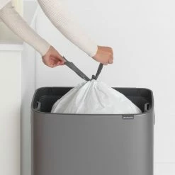 Brabantia Bo Touch Bin Prullenbak - 60 L - Platinum 23 Brabantia Bo Touch Bin Prullenbak - 60 L - Platinum -Lesser & Pavey-winkel 550x550 417