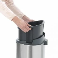 Brabantia Touch Bin Prullenbak - 40 L - Matt Steel Fingerprint Proof -Lesser & Pavey-winkel 550x550 500