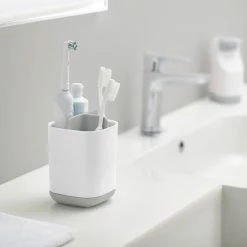 Joseph Joseph Elektrische Tandenborstelhouder 3 Vaks - Wit - Sorteervakken & Decoratief - 3-vaks 16 Joseph Joseph Elektrische Tandenborstelhouder 3 Vaks - Wit - Sorteervakken & Decoratief - 3-vaks -Lesser & Pavey-winkel 550x550 709