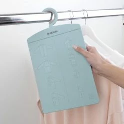 Brabantia Wasgoed Vouwplank - Mint -Lesser & Pavey-winkel 550x601 1