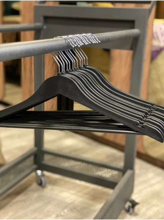 Zwarte Klerenhanger - Hout Look Kledinghangers - Kleerhanger Met Inkeping En Broeklat - Metalen Haak - Klerenrek - MYHOME24 5 Zwarte Klerenhanger - Hout Look Kledinghangers - Kleerhanger Met Inkeping En Broeklat - Metalen Haak - Klerenrek - MYHOME24 - Afbeelding 3