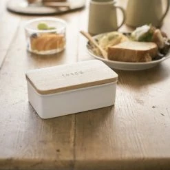 Yamazaki Botervloot Tosca Wit -Lesser & Pavey-winkel 550x743 1