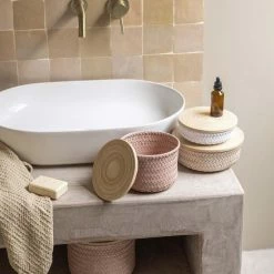 Handed By Wonder High S - Opbergmand Rond Met Deksel- Koper Roze 9 Handed By Wonder High S - Opbergmand Rond Met Deksel- Koper Roze -Lesser & Pavey-winkel 550x825 42